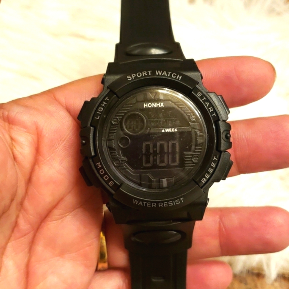NEW Mens Black Sports Watch - Picture 3 of 6